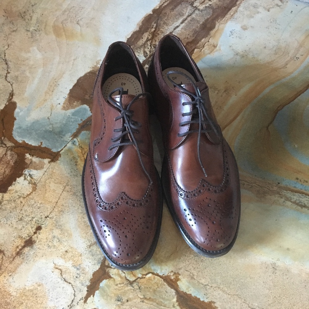 Men’s dress shoes